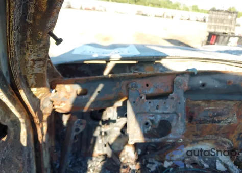 2003 Jeep Liberty Renegade из США, поврежденный, VIN 1J4GL38K63W547637